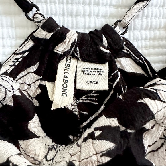 | billabong • surfs up mini swim cover up romper • small | - Picture 10 of 13